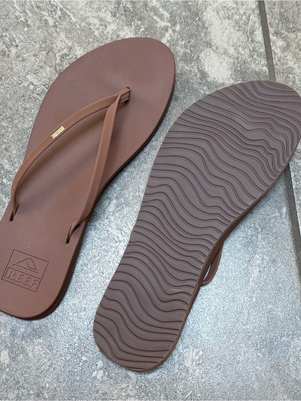 Reef Cushion Slim Espresso Flip Flops! - Picture 7 of 7